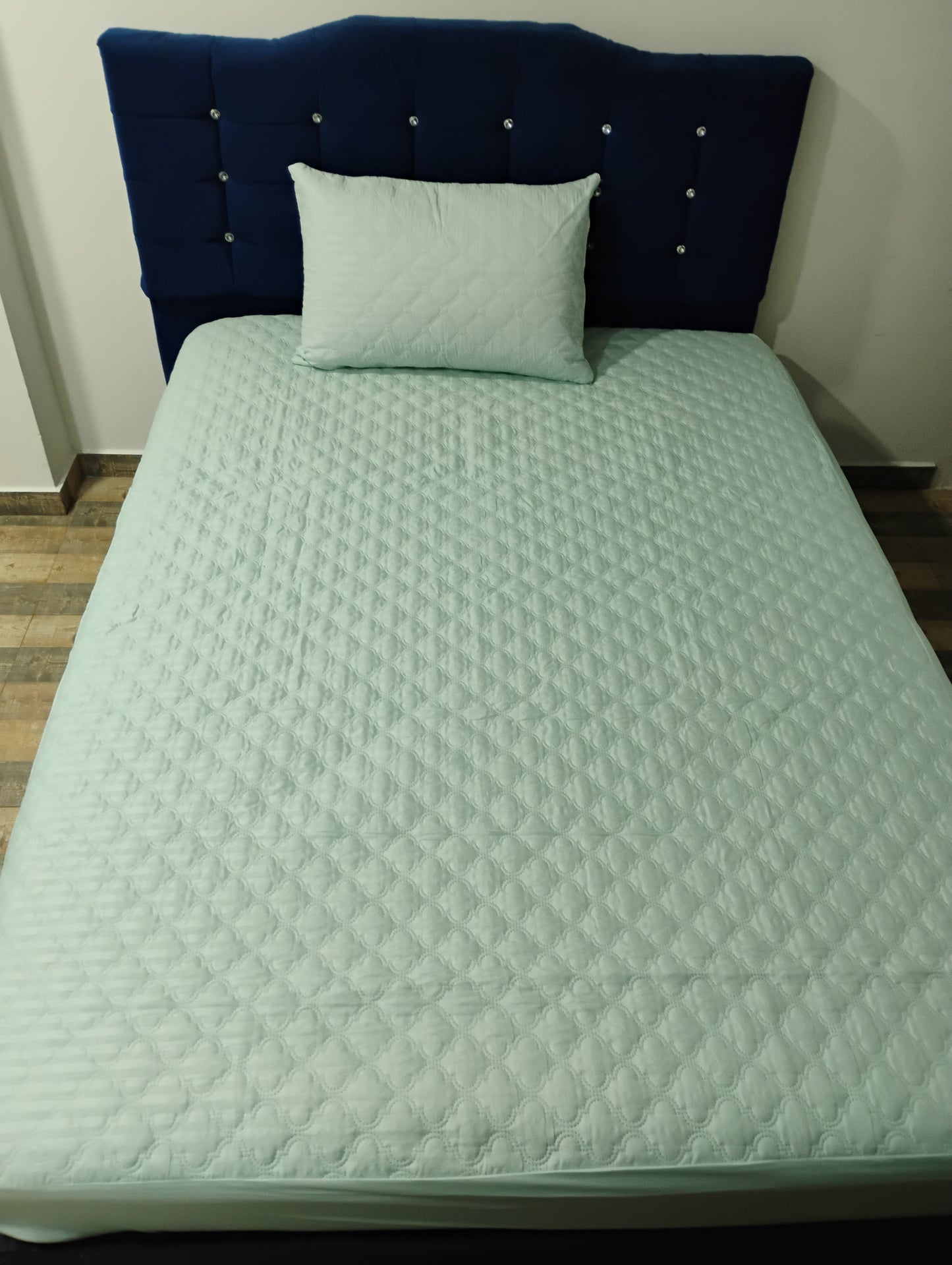Protector De Colchon Antifluido Y Fundas